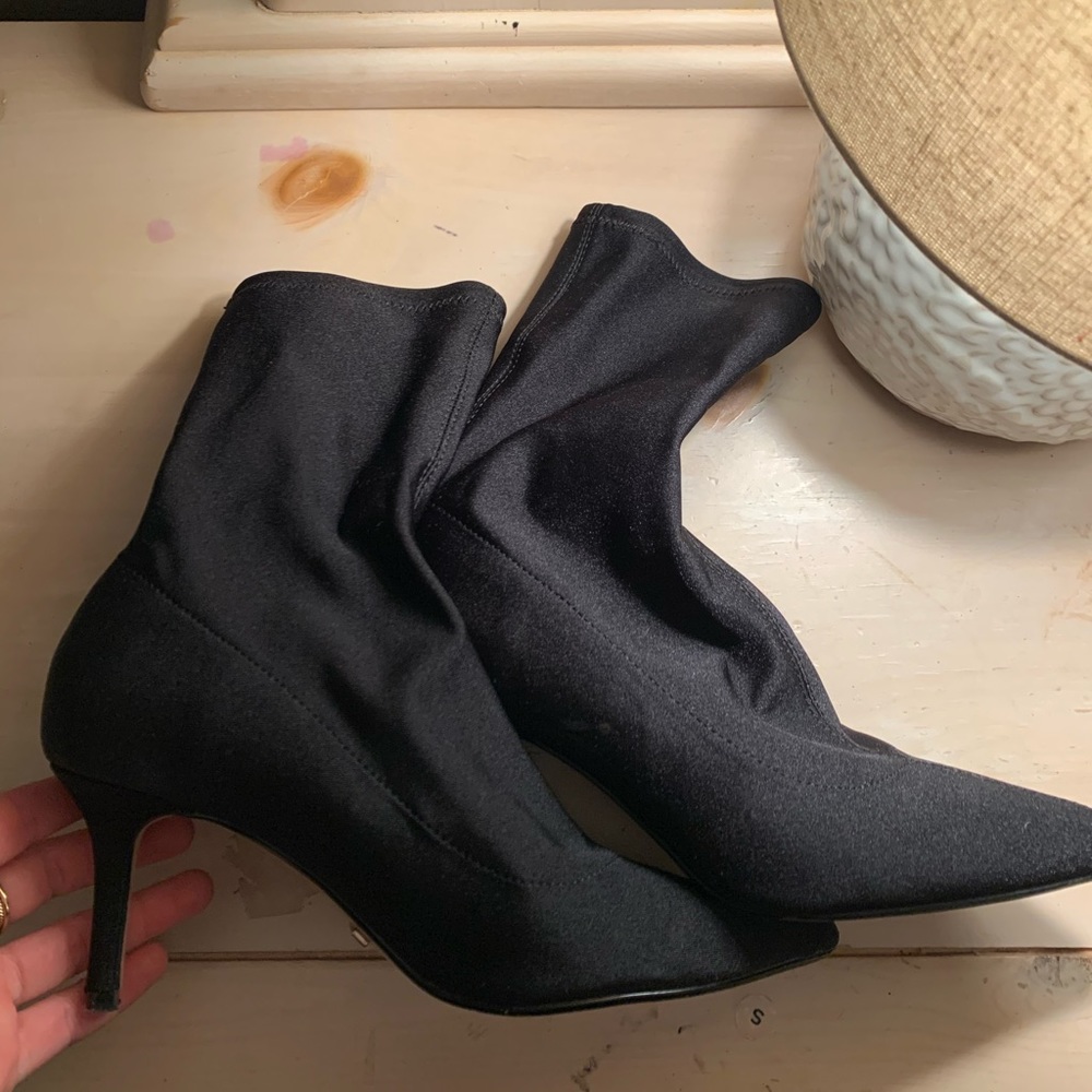 Black heel boot